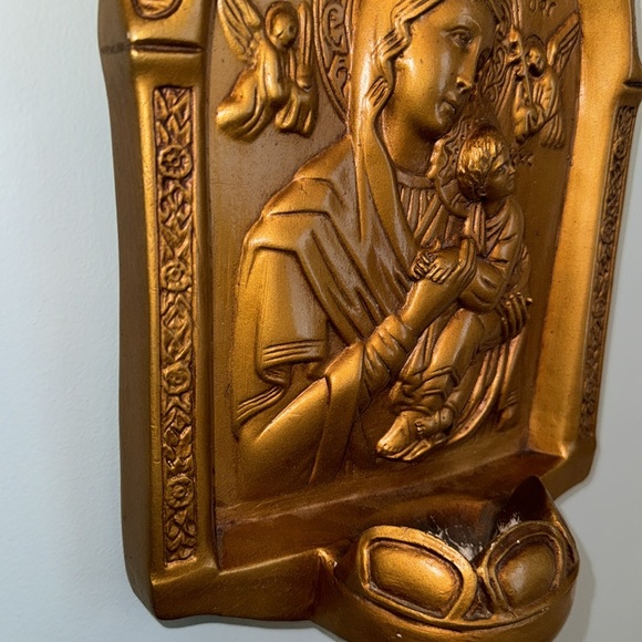 Holy Water Font - Picture 5 of 11